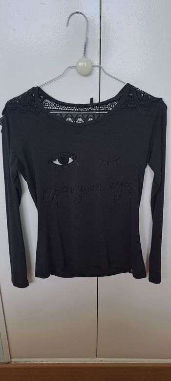 T-shirt noir manches longues avec détaille dentelle ikks