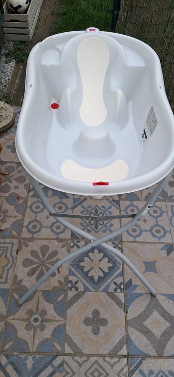 Baignoire ɓébé sur pied