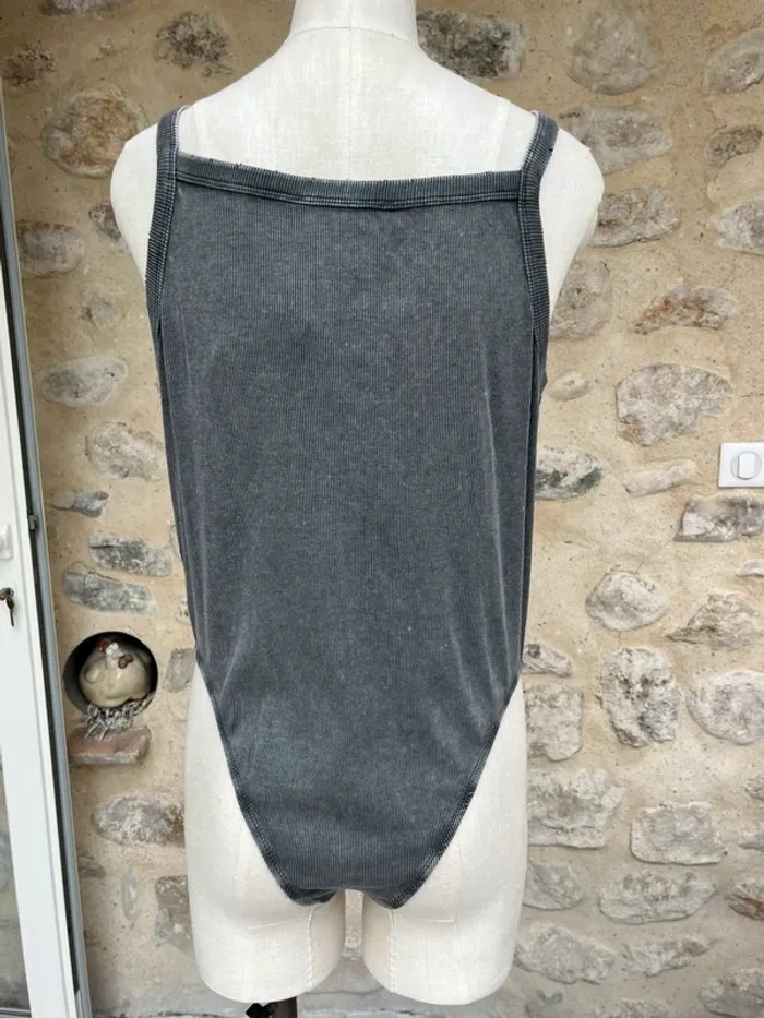 Body gris foncé style destroy - photo numéro 2