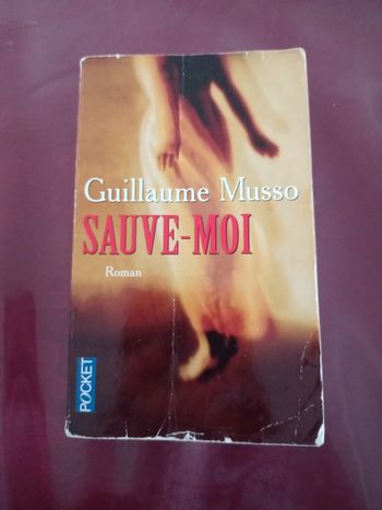 Livre de poche sauve moi Guillaume Musso