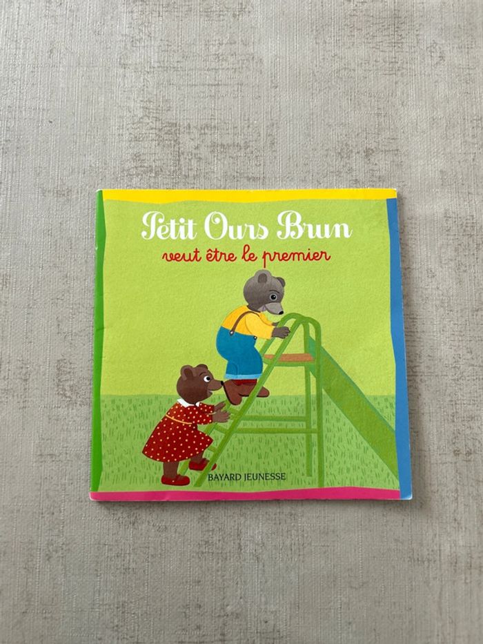 Livre petit ours brun