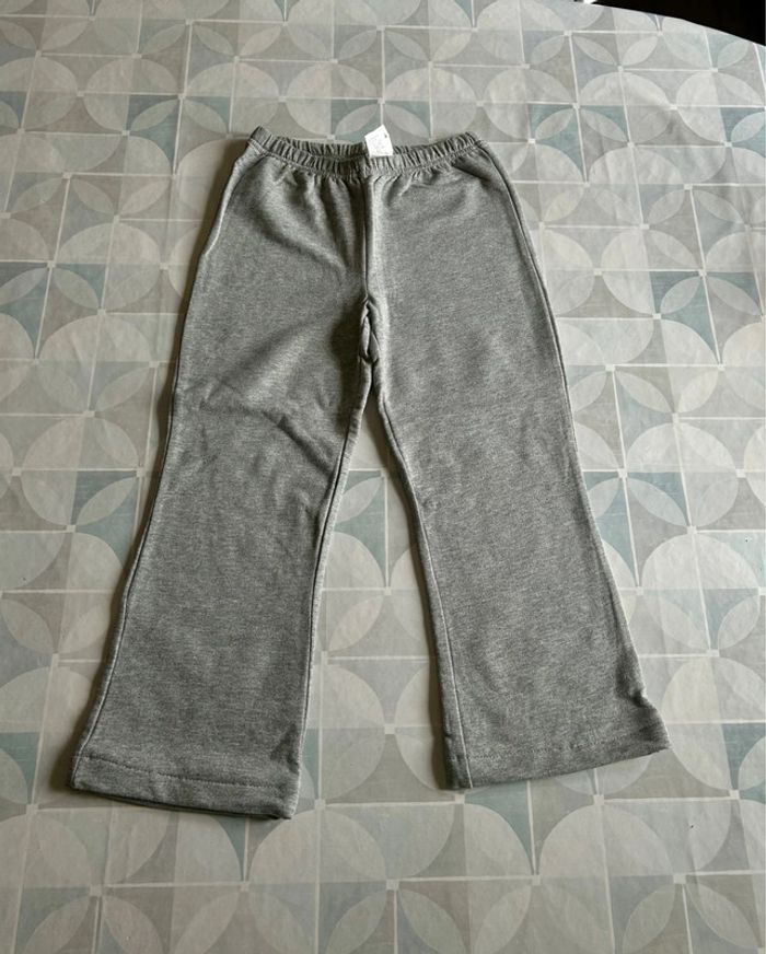 Jogging fille - 10 ans - neuf