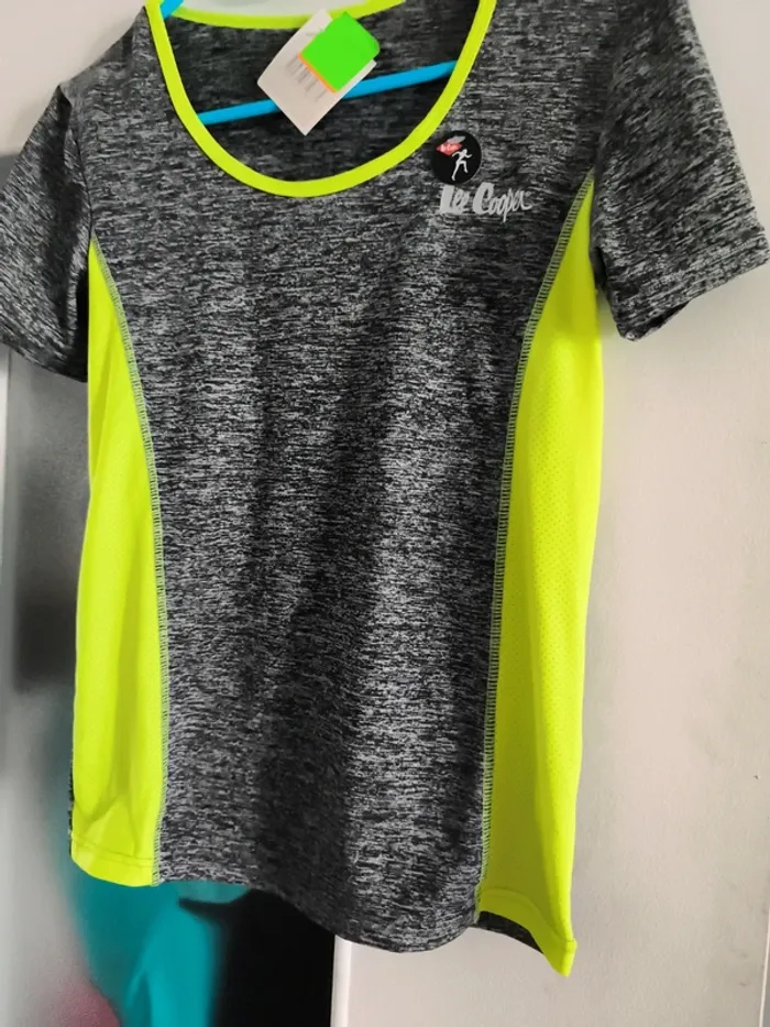 T-shirt 36/38 x1 - photo numéro 3