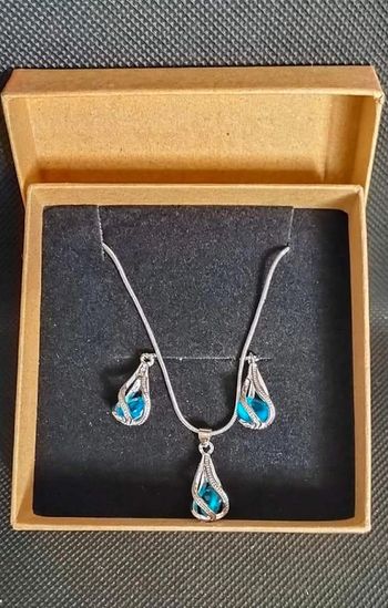 Parure collier et boucles d'oreilles argenté perle bleu