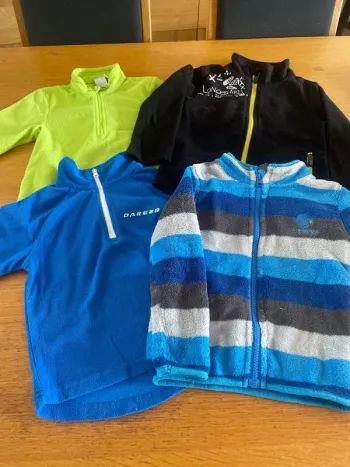 Lot 4 pull polaires garçon 4 ans