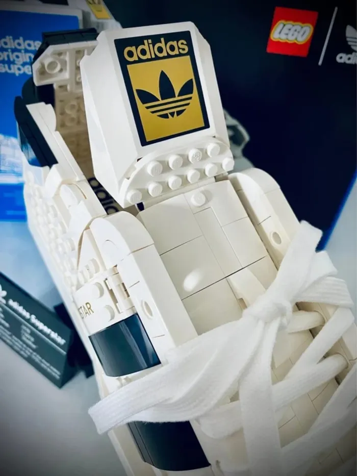 LEGO Icons 10282 - Adidas Original Superstar - Complet avec boîte et Notice - photo numéro 2