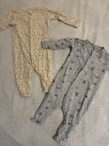 2 pyjamas