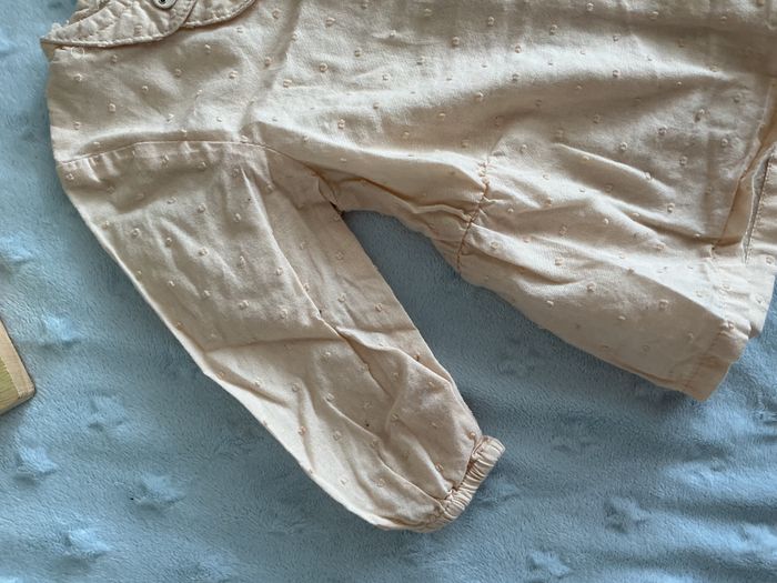 blouse manches longues beige ouverture totale au dos 9 mois kitchoun - photo numéro 7