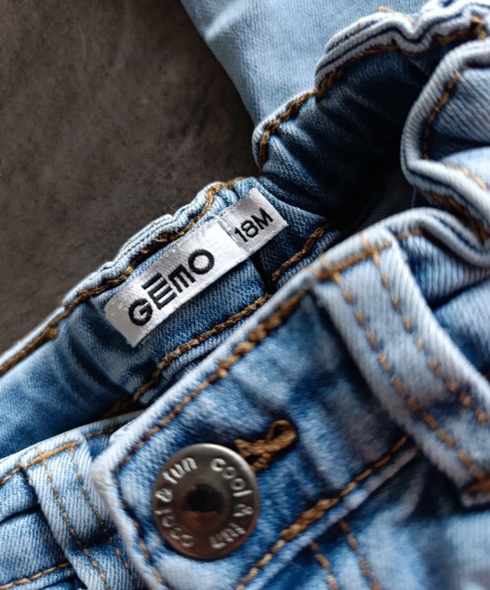 Jean bleu clair
Taille 18 mois - photo numéro 3