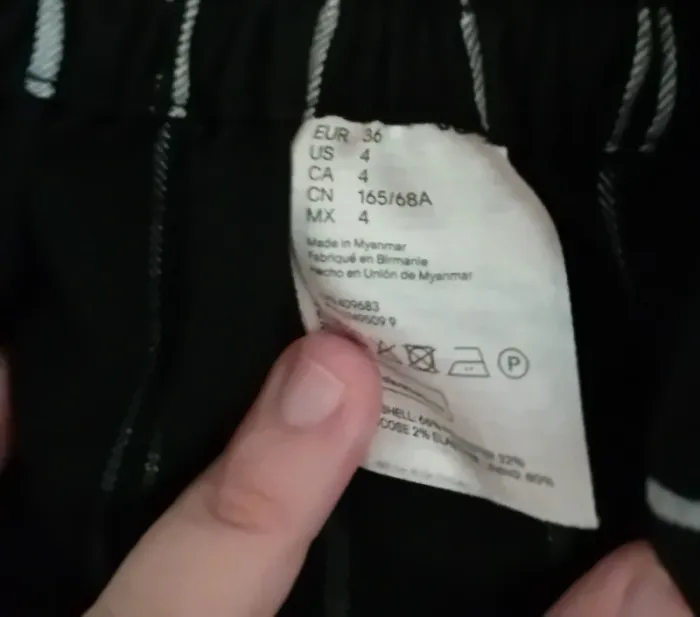 Short rayé noir et blanc H&M T36 - photo numéro 3