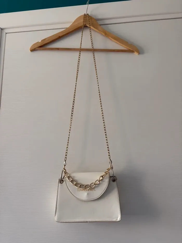 🔹 Petit sac blanc à bandoulière chaîne dorée – Chic & minimaliste 🔹 - photo numéro 2