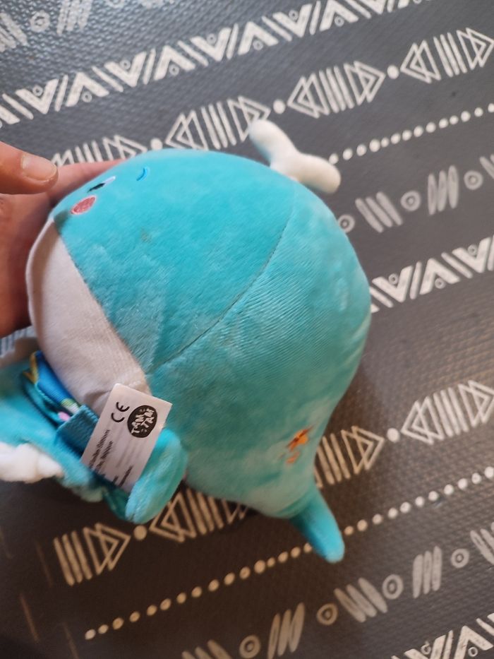 Peluche livre baleine - photo numéro 3