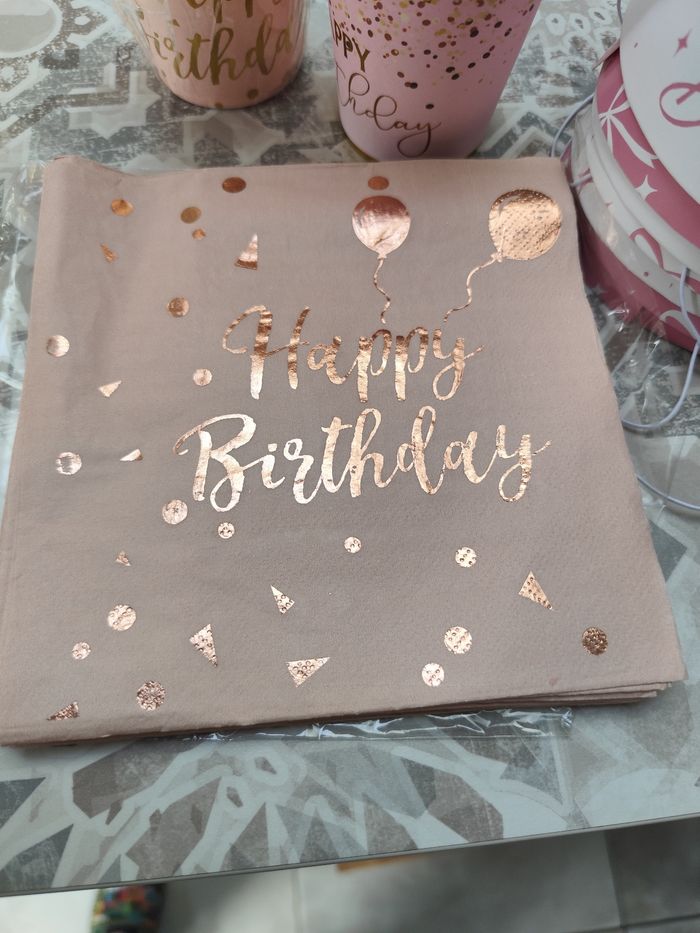 Lot pour anniversaire - photo numéro 3