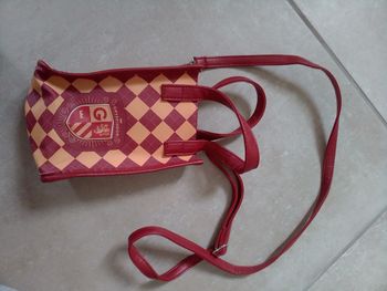 Sac Harry Potter Gryffondor à bandoulière rouge et jaune - recto bug bunny et Daffy Duck