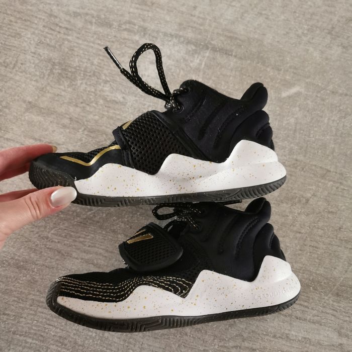 Basket Adidas 29 - photo numéro 2