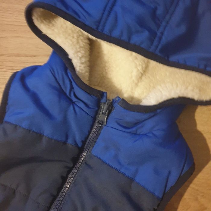 💚 Doudoune sans manches bicolore à capuche fourrée - Bleu marine
3 ans Kiabi #emyfleury_3ansgarçon - photo numéro 4