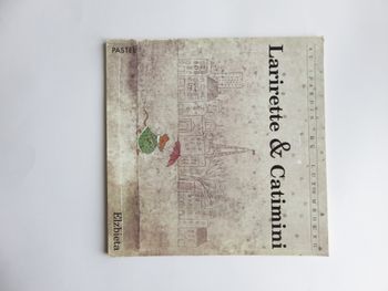 Album  6-8 ans : Larirette et Catimini au jardin du Luxembourg. (Elzbieta - L'école des loisirs)