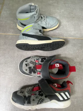 Lot de 2 paires de baskets de marques Adidas Mickey et Puma pointure 26