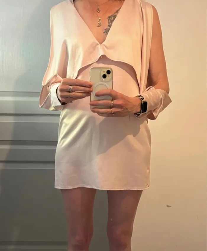 Robe courte nude satinée Missguided – Taille 38
