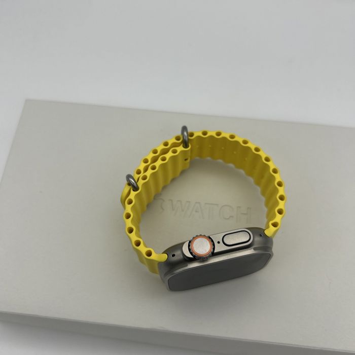 Apple Watch Ultra 49 mm Titane - photo numéro 2