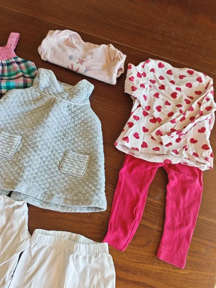 Lot n°8: vêtement bébé 9mois - photo numéro 2