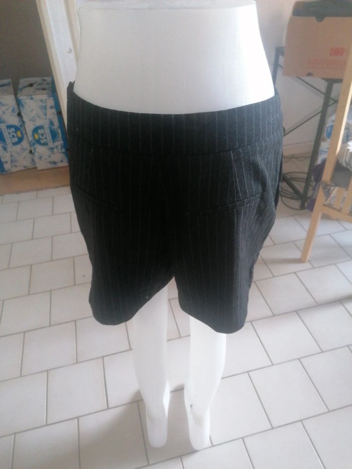 Short taille 42 - photo numéro 2