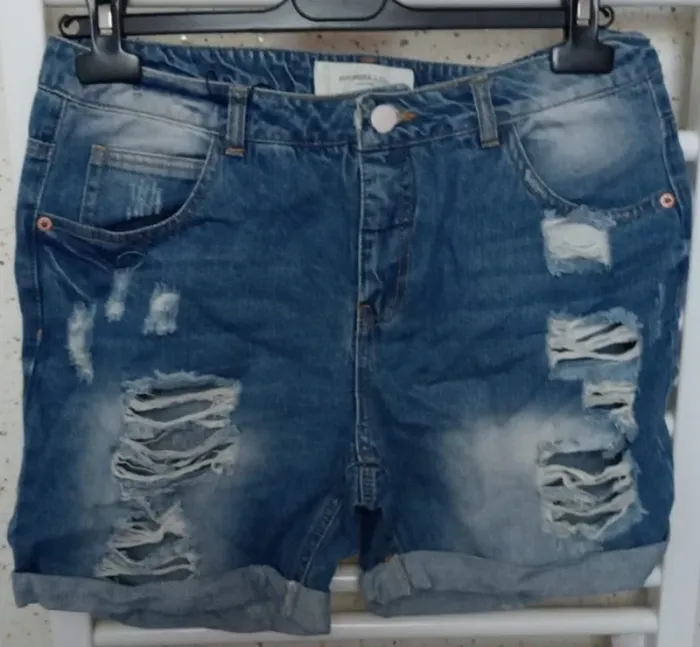 Short en jeans déchiré Vero Moda Taille 38 - photo numéro 2