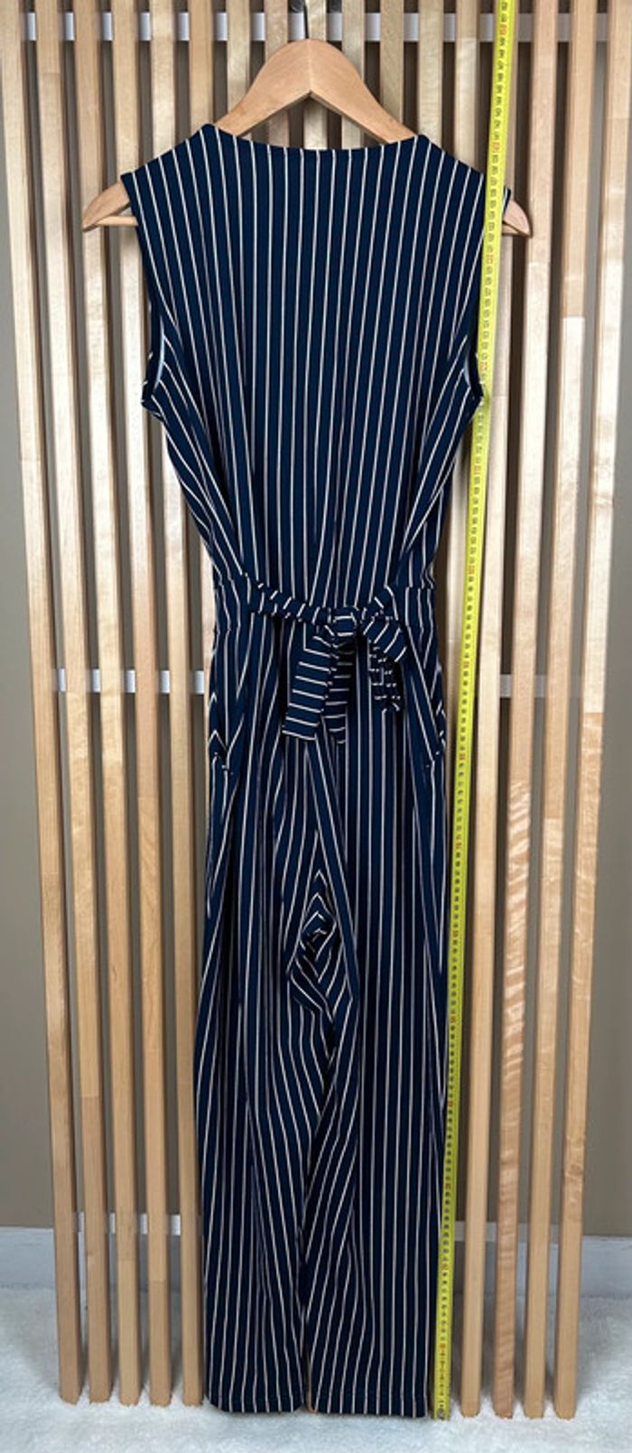 Un jumpsuit rayé élégant et chic - photo numéro 6