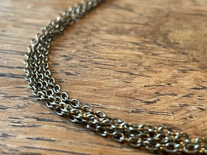 Sautoir avec pendentif atypique - photo numéro 3