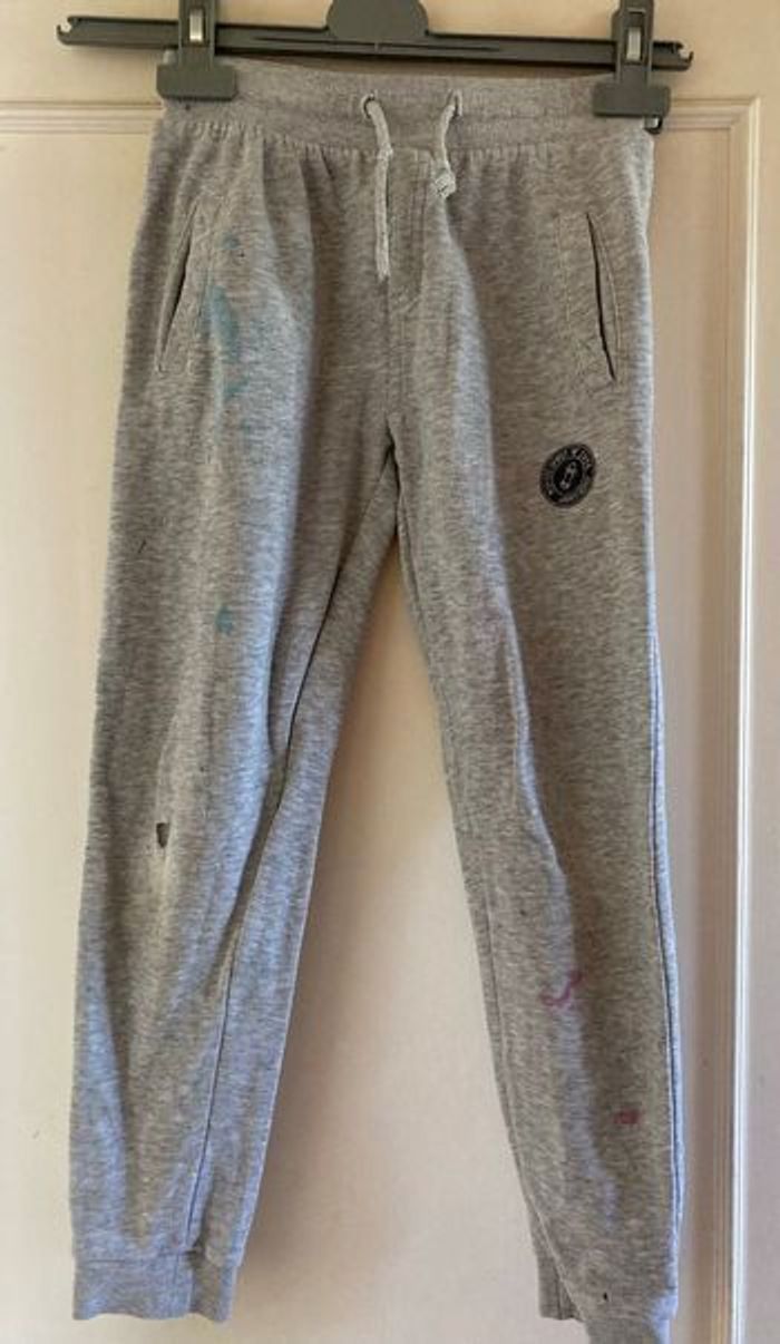 ⚠️ Lot 3 joggings avec défauts 8 ans 🚧 - photo numéro 4