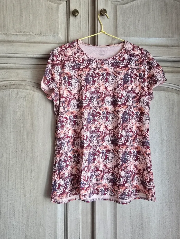T shirt fleurie et coloree decathlon taille L