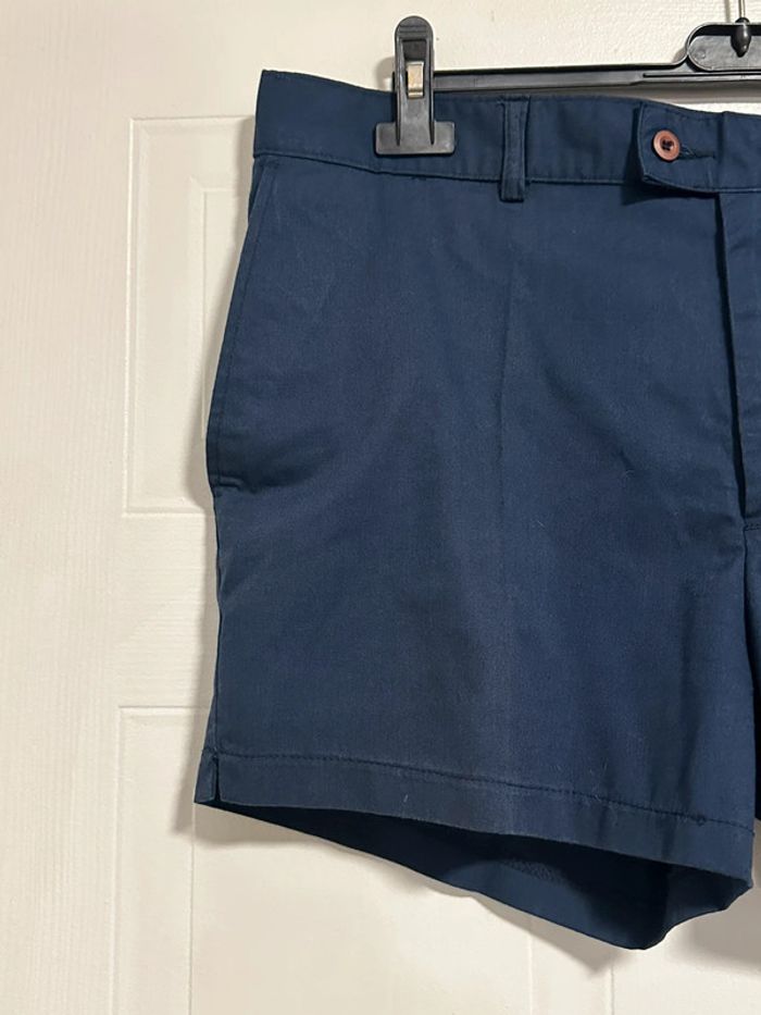 Short Bleu Marine avec poches en bon état Taille 48 - photo numéro 4