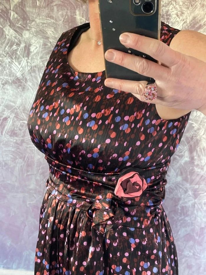 Superbe robe chic resserrée à la taille - photo numéro 5