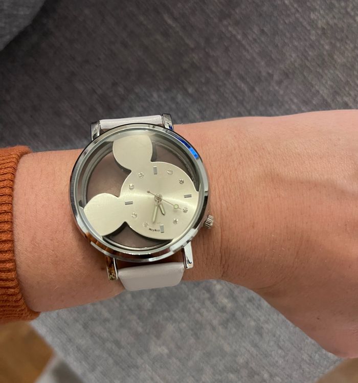 Montre Mickey Disney - photo numéro 2