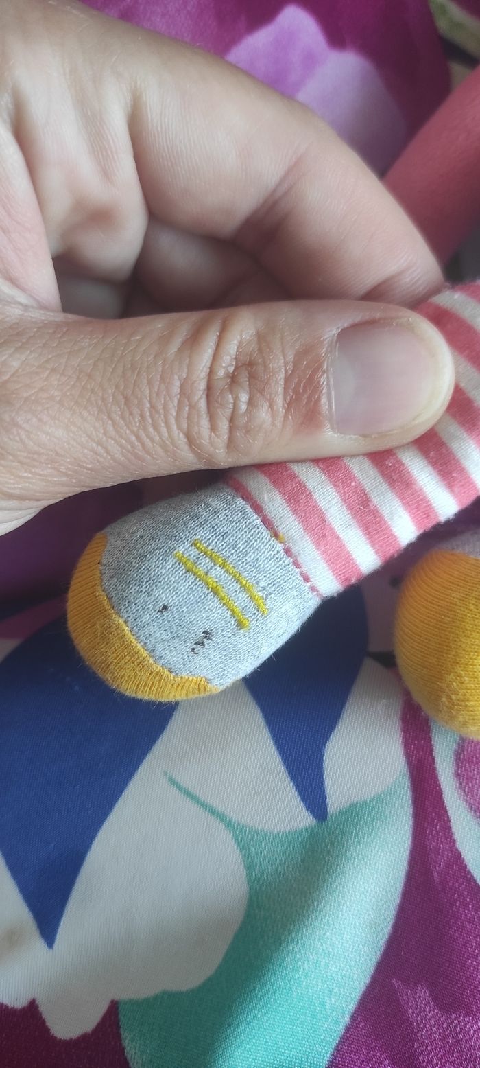 Doudou Renard Rose Robe Gris peluche grelot rayé jaune obaïbi Okaïdi Rayure - photo numéro 3