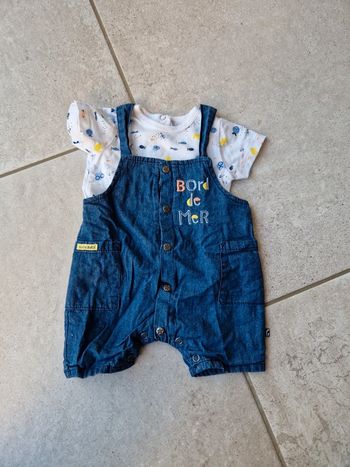 Ensemble salopette short et tee-shirt 1 mois