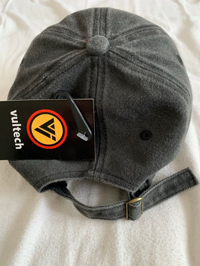 Casquette neuve - photo numéro 3