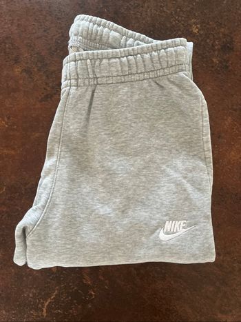 Jogging Nike gris