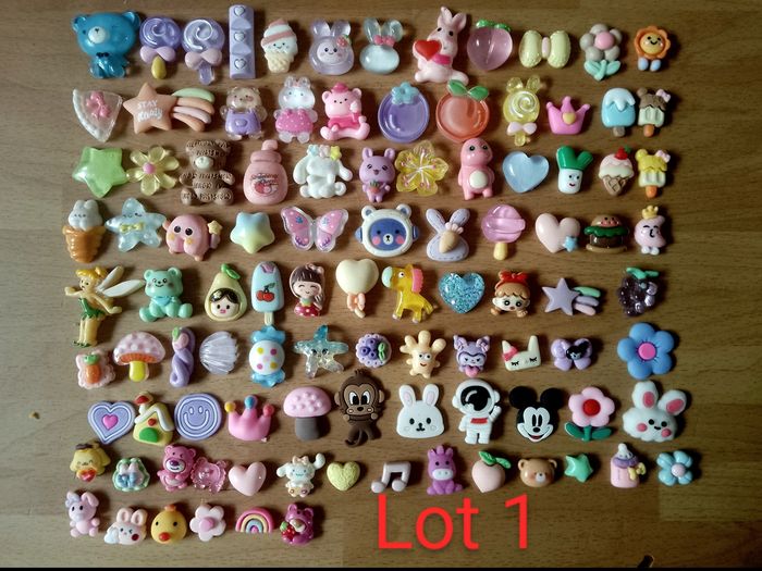 Figurines