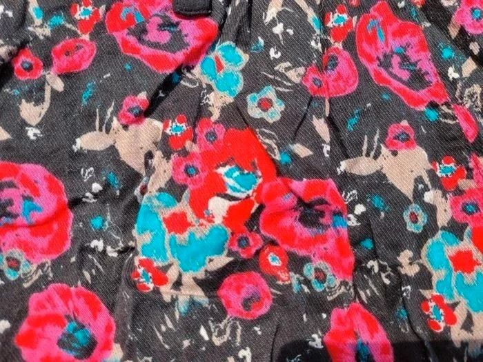 Confetti, très belle tunique boule, effet superposé, velours , noire à fleurs fuchsia, 8 ans - photo numéro 3