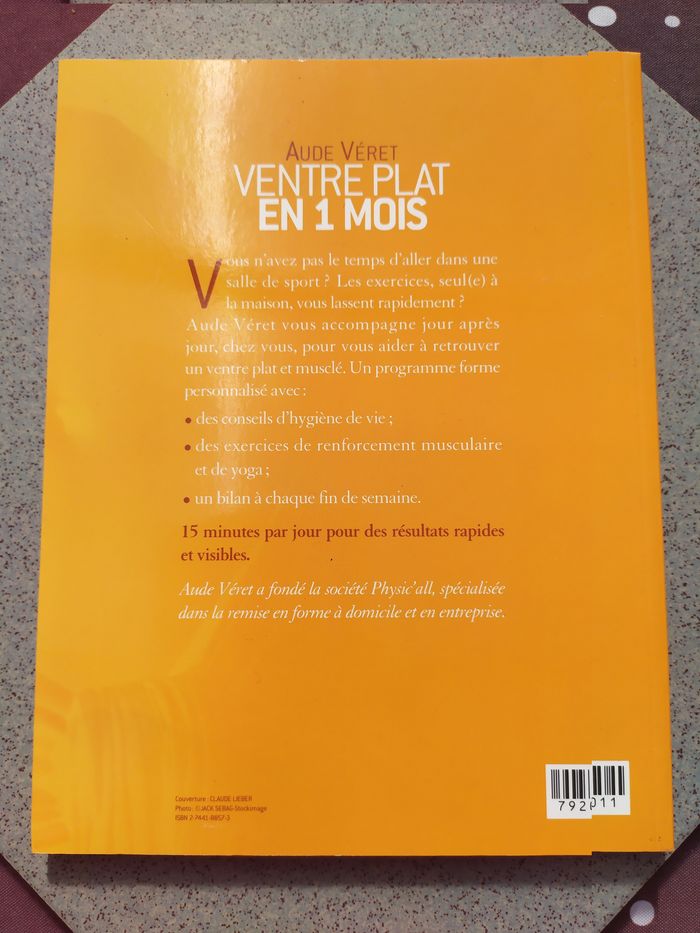 LIVRE Ventre plat en 1 mois de AUDE VERET. - photo numéro 2