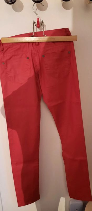 Pantalon rouge taille 34