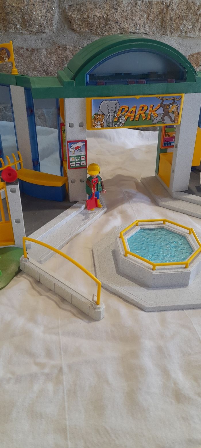 Zoo vintage avec enclos de gorille et tigre playmobil - photo numéro 2