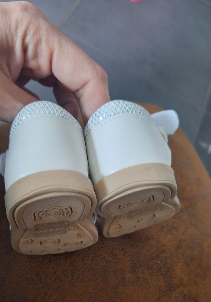 Chaussures 19 - photo numéro 3