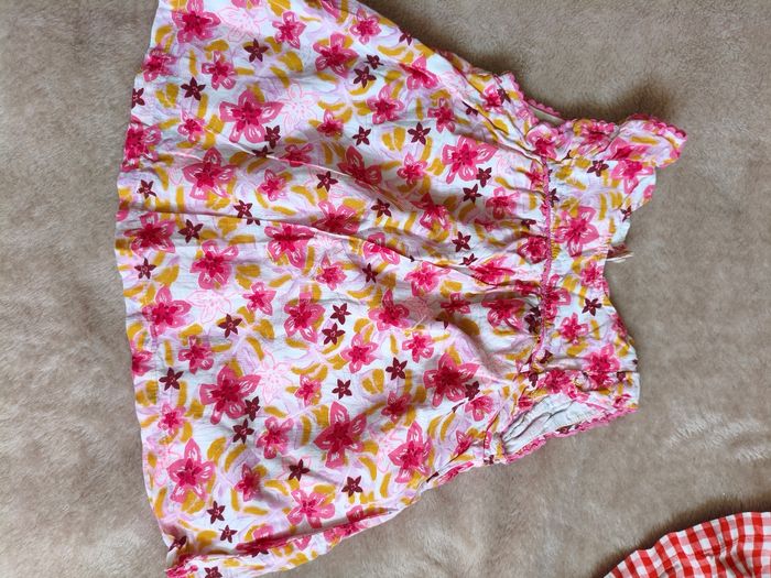 4 robes 6 mois - photo numéro 4