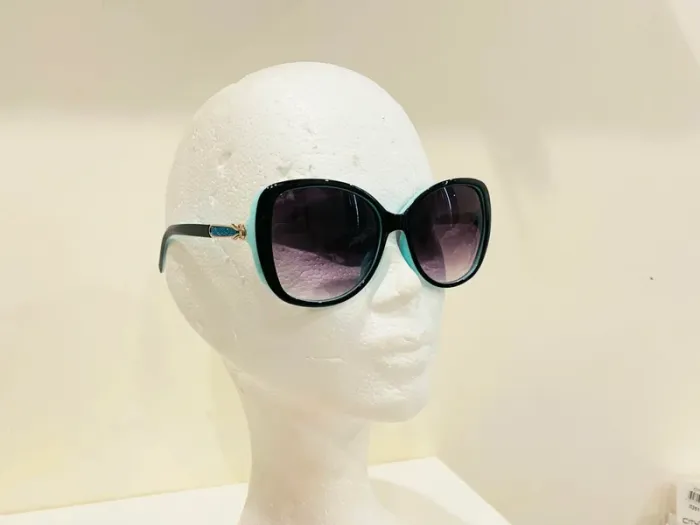 Lunette de soleil femme noire et turquoise verres dégradés uvprotection catégorie 3 - photo numéro 8