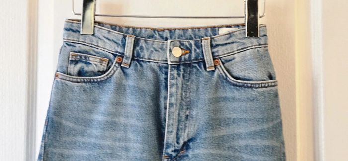 Superbe jean coupe large très tendance, en excellent état ! - photo numéro 3
