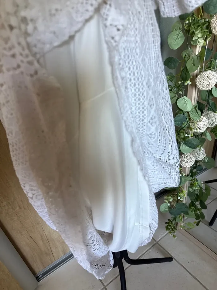 Magnifique robe dentelle et doublée avec épaules dénudées femme - photo numéro 6