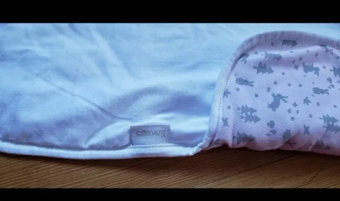 Joli ensemble matelas à langer nomade et bonnet - photo numéro 3