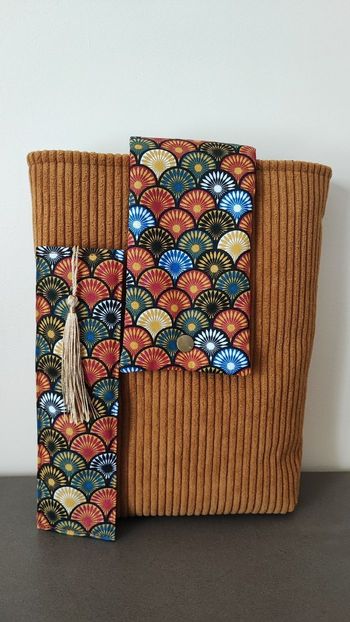 Housse pour livre en velours marron fait main 